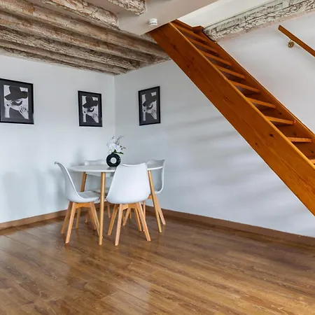 Appartement Hyper Centre Cosy Duplex Dans Les Remparts *